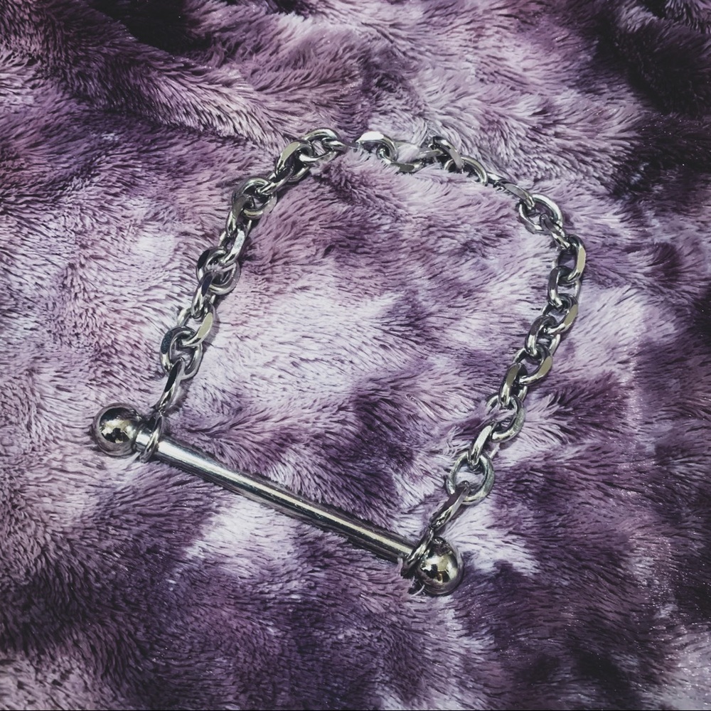 DISTURBIA metal choker.